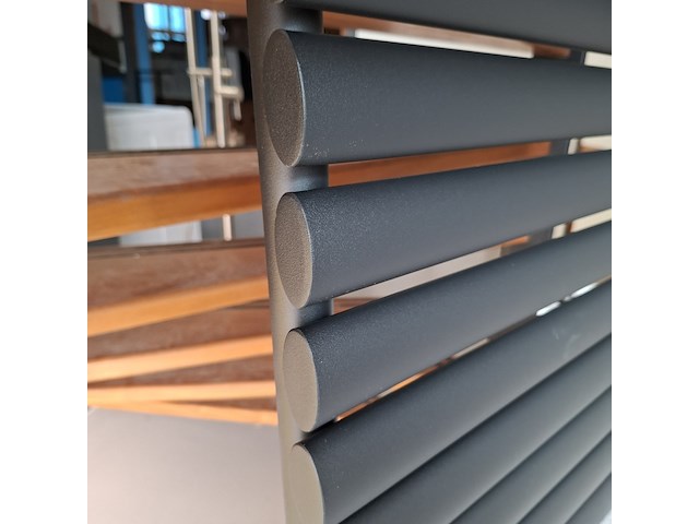 Designradiator mat zwart - afbeelding 3 van  3