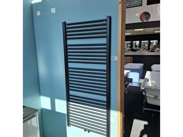 Designradiator, mat zwart - afbeelding 2 van  3