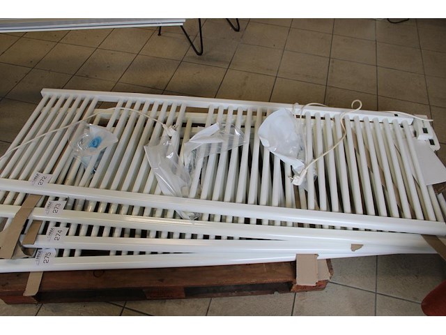 Designradiator plieger met interne thermostaat. afmeting 60 x 170 cm. - afbeelding 1 van  2