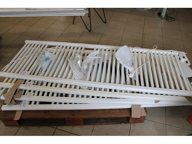Designradiator plieger met interne thermostaat. afmeting 60 x 170 cm. - afbeelding 1 van  2