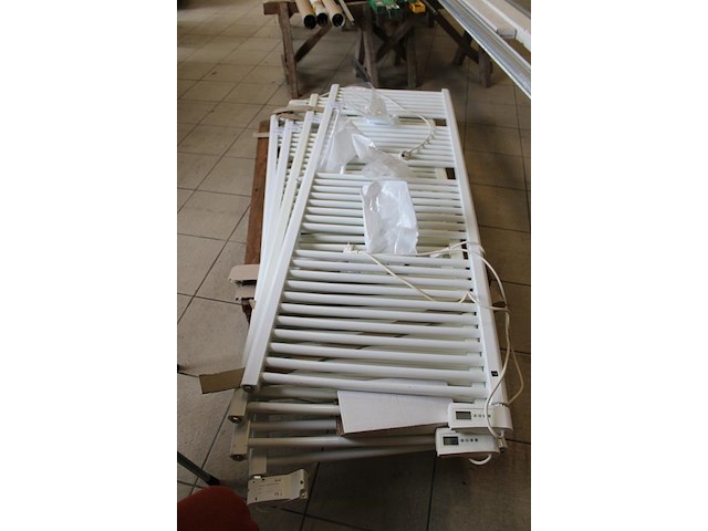 Designradiator plieger met interne thermostaat. afmeting 60 x 170 cm. - afbeelding 2 van  2