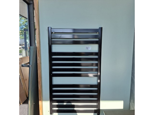 Designradiator plieger, vela, zwart - afbeelding 1 van  4