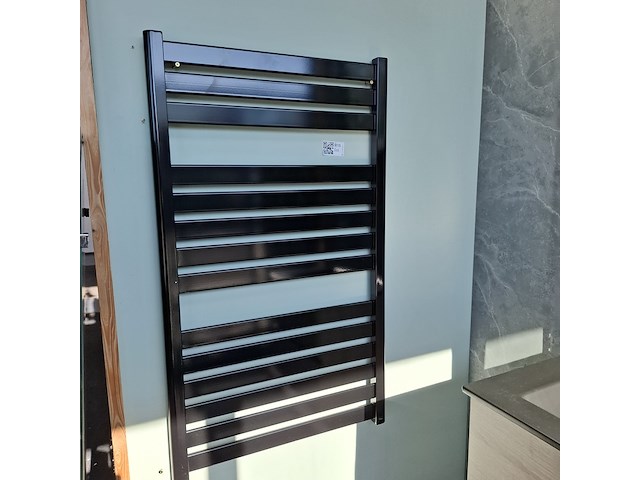 Designradiator plieger, vela, zwart - afbeelding 2 van  4