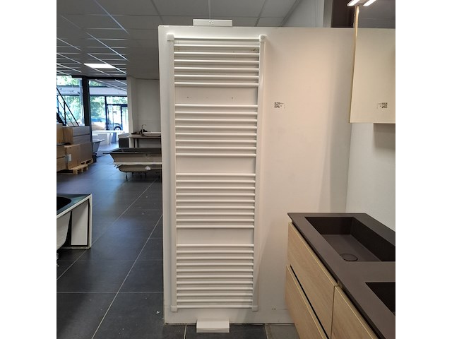 Designradiator rdt, lisa, glans wit (ral 9016) - afbeelding 1 van  2