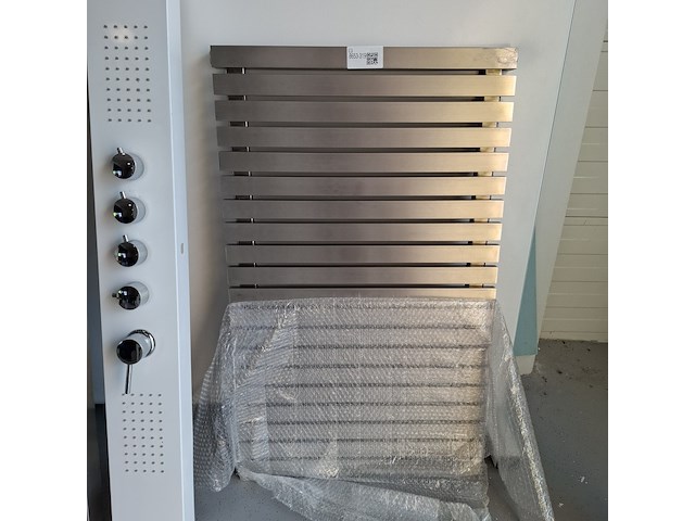 Designradiator rvs geborsteld - afbeelding 1 van  4