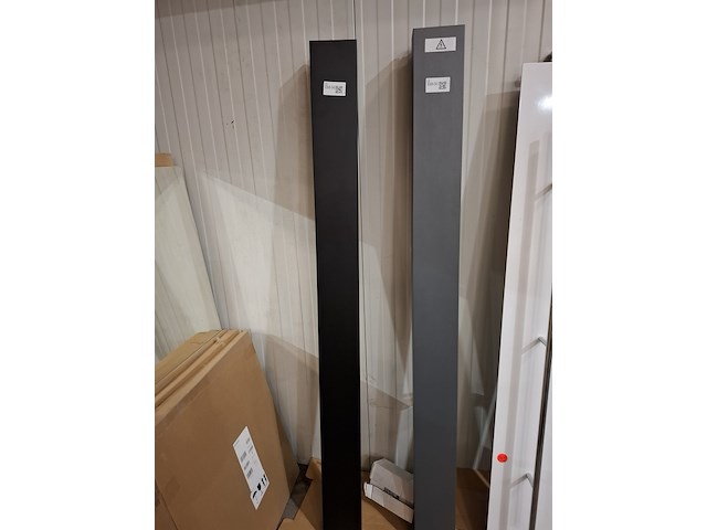 Designradiator vasco, beams, mat zwart - afbeelding 1 van  4