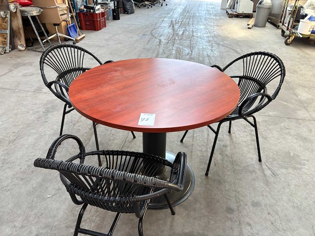 Designtafel met 3 stoelen - afbeelding 1 van  3