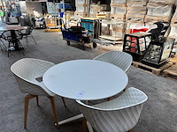 Designtafel met 3 stoelen - afbeelding 1 van  4