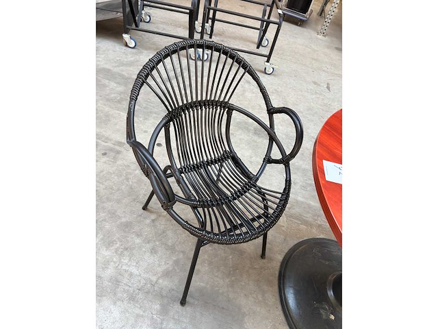 Designtafel met 3 stoelen - afbeelding 3 van  5