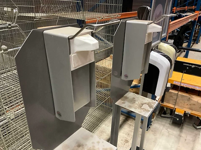 Desinfectiemiddel dispenser (4x) - afbeelding 6 van  7
