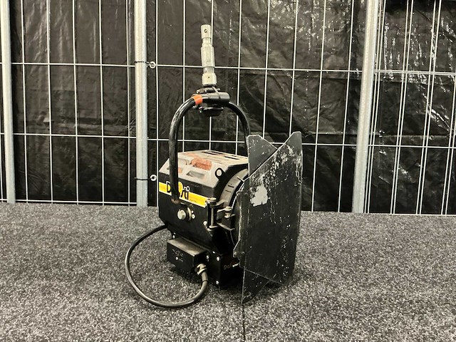 Desisti leonardo 310/11 1kw spotlight (10x) - afbeelding 1 van  9