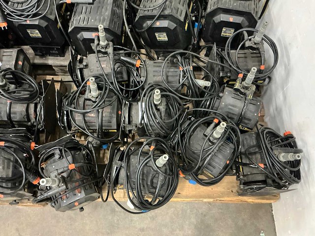 Desisti leonardo 310/11 1kw spotlight (10x) - afbeelding 7 van  9