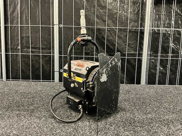 Desisti leonardo 310/11 1kw spotlight (11x) - afbeelding 1 van  9