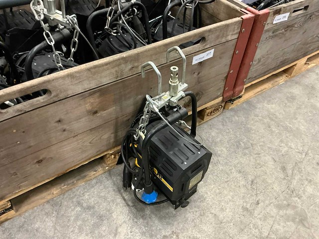 Desisti leonardo 311 1kw spotlight (9x) - afbeelding 5 van  5