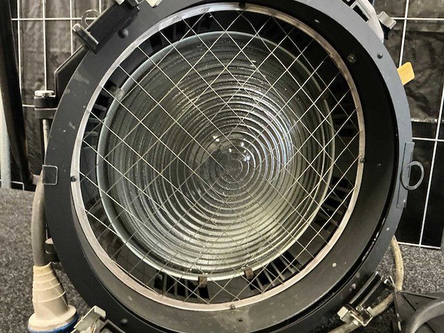 Desisti leonardo 351 5kw spotlight (3x) - afbeelding 4 van  9