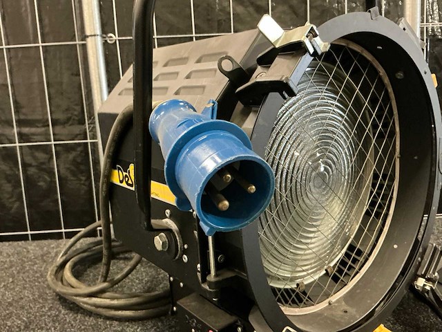 Desisti leonardo 351 5kw spotlight (3x) - afbeelding 6 van  9
