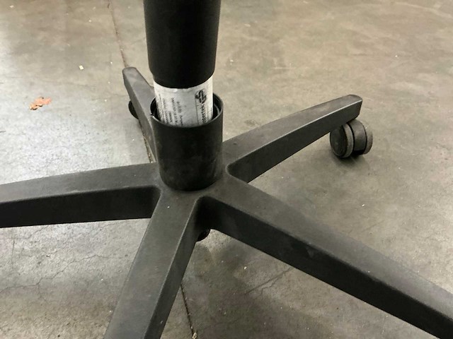 Desk chair - afbeelding 7 van  8