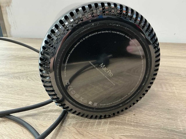 Desktop - apple inc. - macpro6,1 - afbeelding 3 van  3