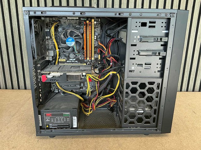Desktop - asus - all series - afbeelding 4 van  8