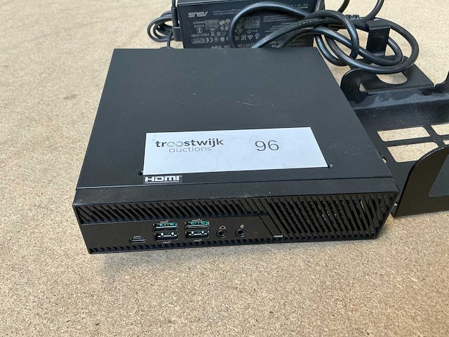 Desktop - asustek computer inc. - minipc pb62 - afbeelding 2 van  4