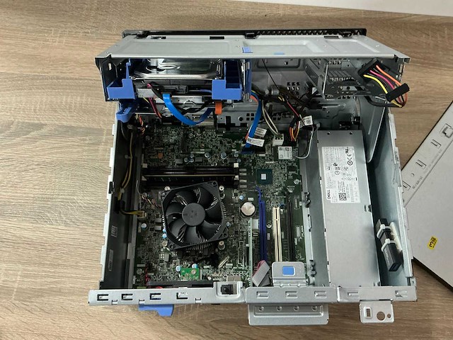 Desktop - dell inc. - optiplex xe3 - afbeelding 4 van  6