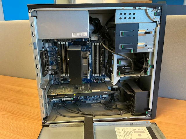 Desktop - hewlett-packard - z440 workstation - afbeelding 5 van  6