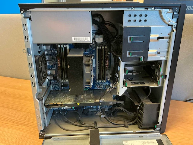 Desktop - hewlett-packard - z440 workstation - afbeelding 4 van  6