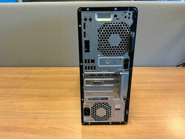 Desktop - hp - elitedesk 800 g4 wks twr - afbeelding 4 van  5