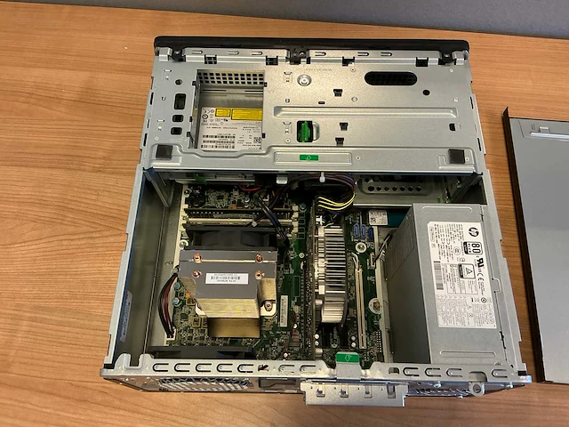 Desktop - hp - elitedesk 800 g4 wks twr - afbeelding 5 van  5