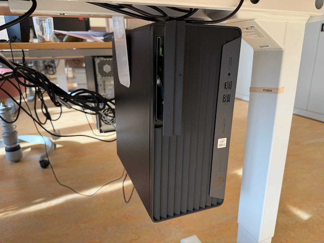 Desktop - hp - hp prodesk 400 g7 microtower pc - afbeelding 4 van  4