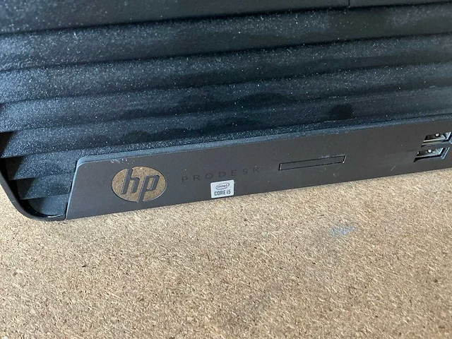 Desktop - hp - prodesk 400 g7 small form factor pc - afbeelding 2 van  4