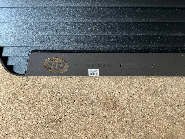 Desktop - hp - prodesk 400 g7 small form factor pc - afbeelding 2 van  4