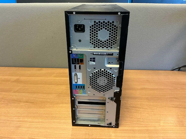 Desktop - hp - z240 tower workstation - afbeelding 4 van  5