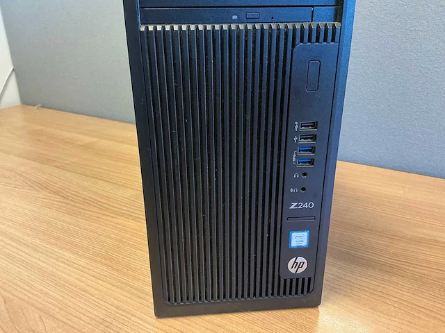 Desktop - hp - z240 tower workstation - afbeelding 2 van  5