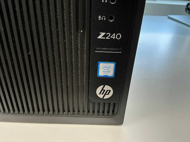 Desktop - hp - z240 tower workstation - afbeelding 2 van  7