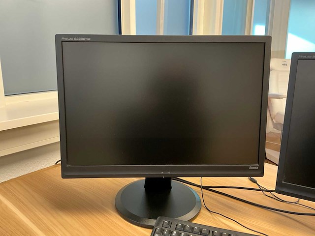 Desktop met monitor - afbeelding 3 van  10