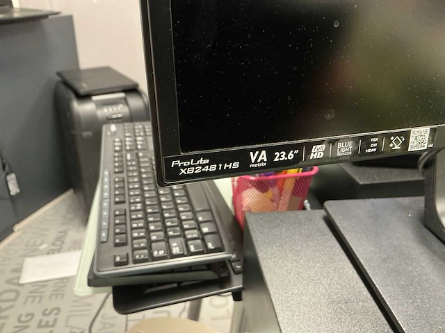 Desktop met monitor - afbeelding 3 van  6