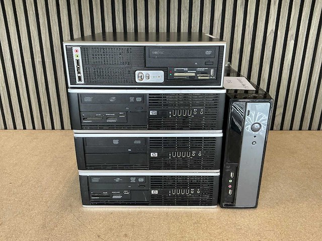 Desktops en monitoren (5x) - afbeelding 1 van  11