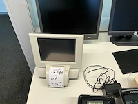 Desktops, upsen en kassa apparatuur met 2 bureaus - afbeelding 13 van  17