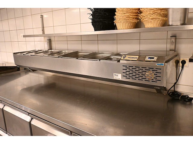 Desmon atr200-sv rvs saladette met wandbeugel - afbeelding 1 van  4