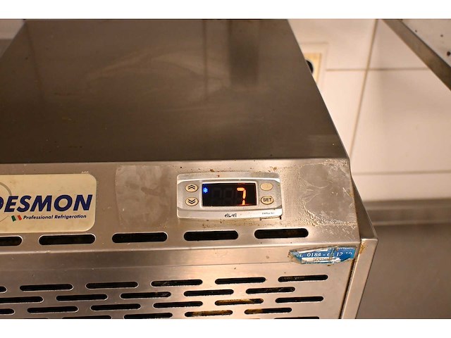 Desmon atr200-sv rvs saladette met wandbeugel - afbeelding 3 van  4