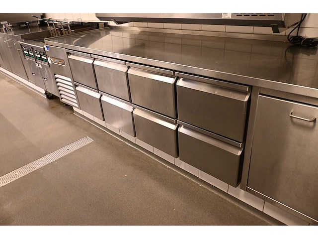 Desmon goldline ltgm4sx-sp-4k 8-delige rvs koelwerkbank - afbeelding 2 van  7