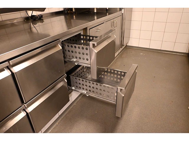 Desmon goldline ltgm4sx-sp-4k 8-delige rvs koelwerkbank - afbeelding 4 van  7