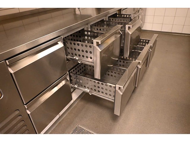 Desmon goldline ltgm4sx-sp-4k 8-delige rvs koelwerkbank - afbeelding 6 van  7