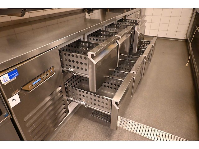 Desmon goldline ltgm4sx-sp-4k 8-delige rvs koelwerkbank - afbeelding 7 van  7