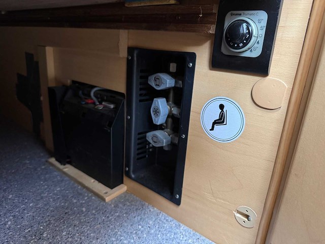 Dethleffs pössl for 6 camper | 37-zk-kz - afbeelding 21 van  50