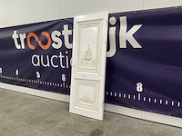 Deur met houtsnijwerk (5x) - afbeelding 1 van  9