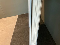 Deur met kozijn. - afbeelding 2 van  5