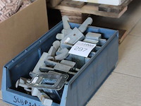 Deur vastzetters in drie uitvoeringen, 14 stuks in kunststof bak. - afbeelding 2 van  2