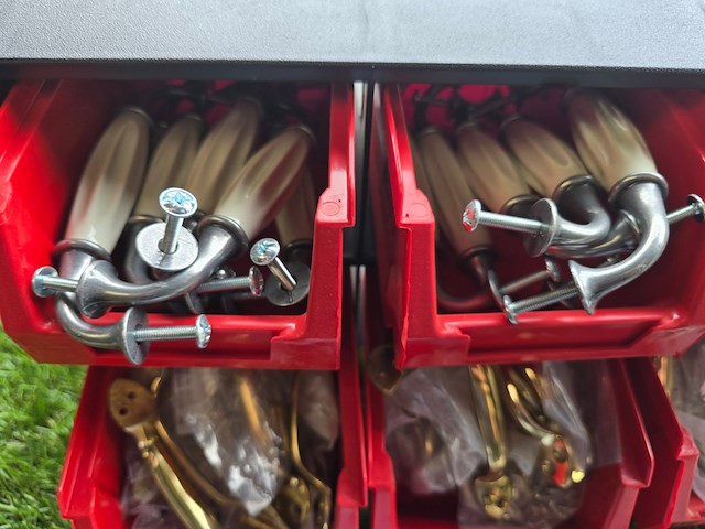 Deurbeslag in magazijnbak en bad accessoires mix kavel, diverse - afbeelding 10 van  11